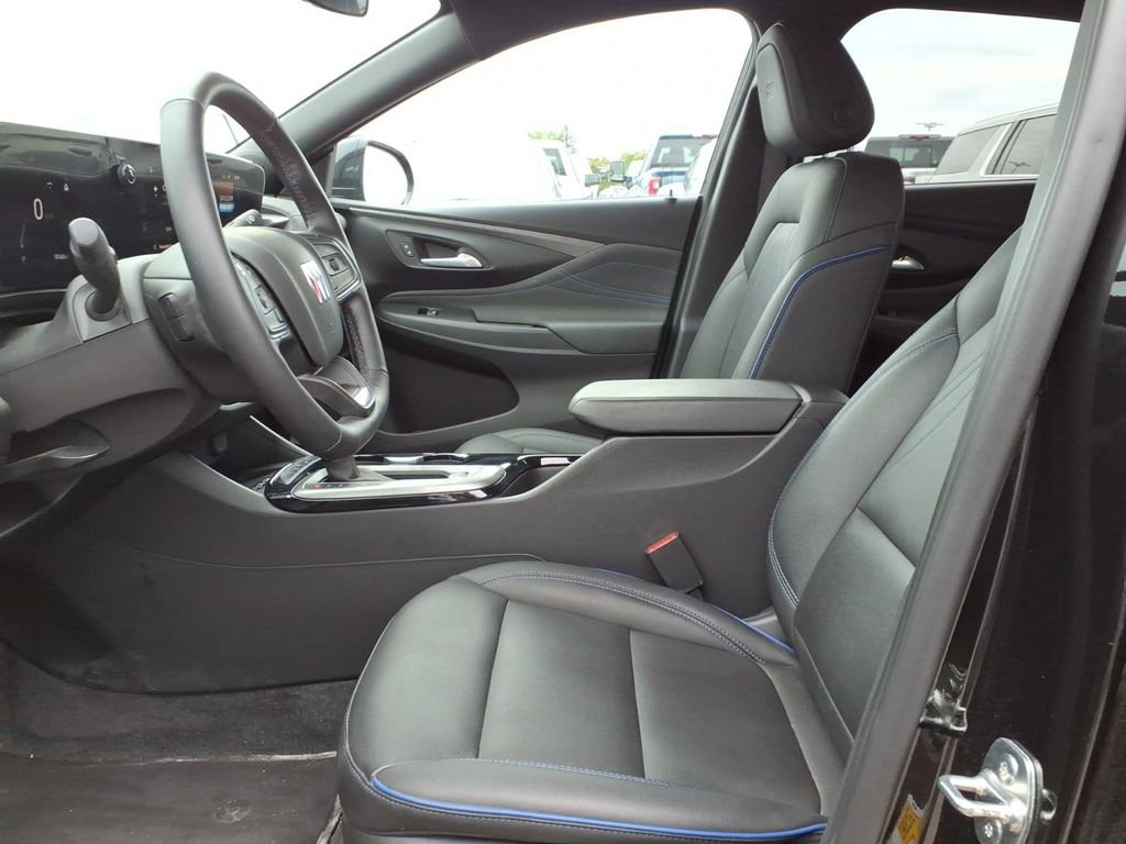 Used 2024 Buick Envista Sport Touring w/ Convenience I Package FWD image 12