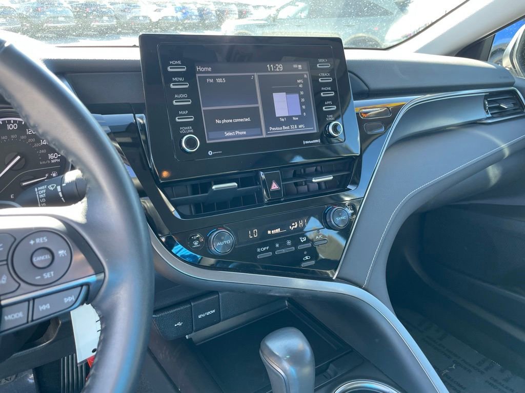 Used 2024 Toyota Camry SE image 15