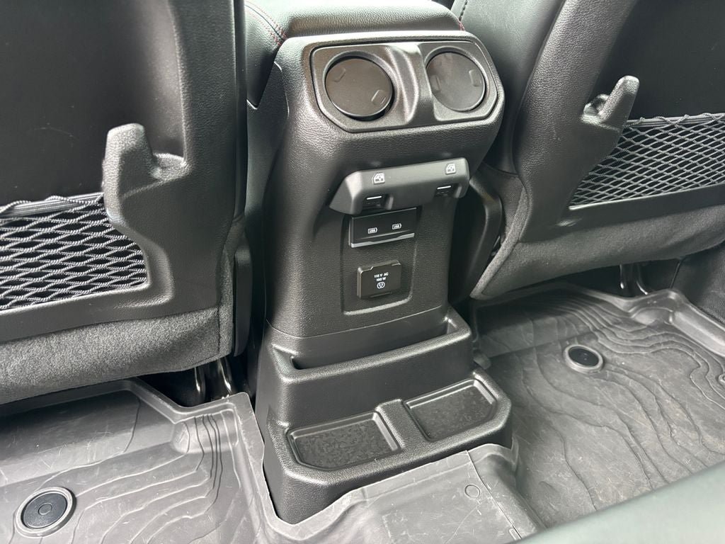 Used 2025 Jeep Wrangler Unlimited Rubicon AWD/4WD image 33