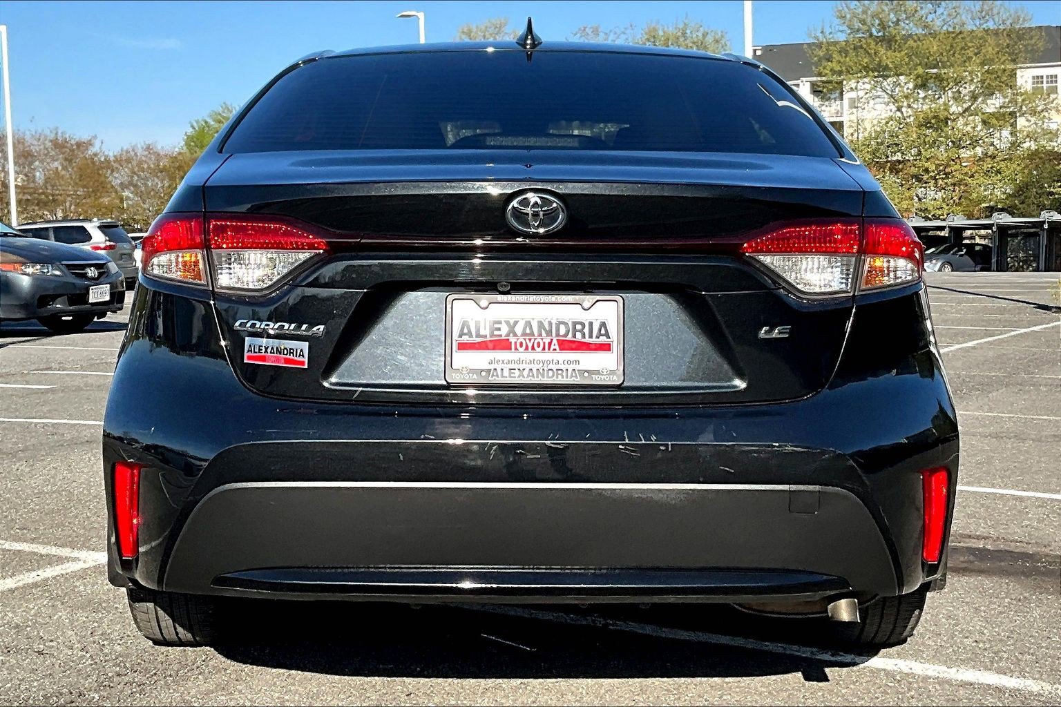 Used 2022 Toyota Corolla LE image 4