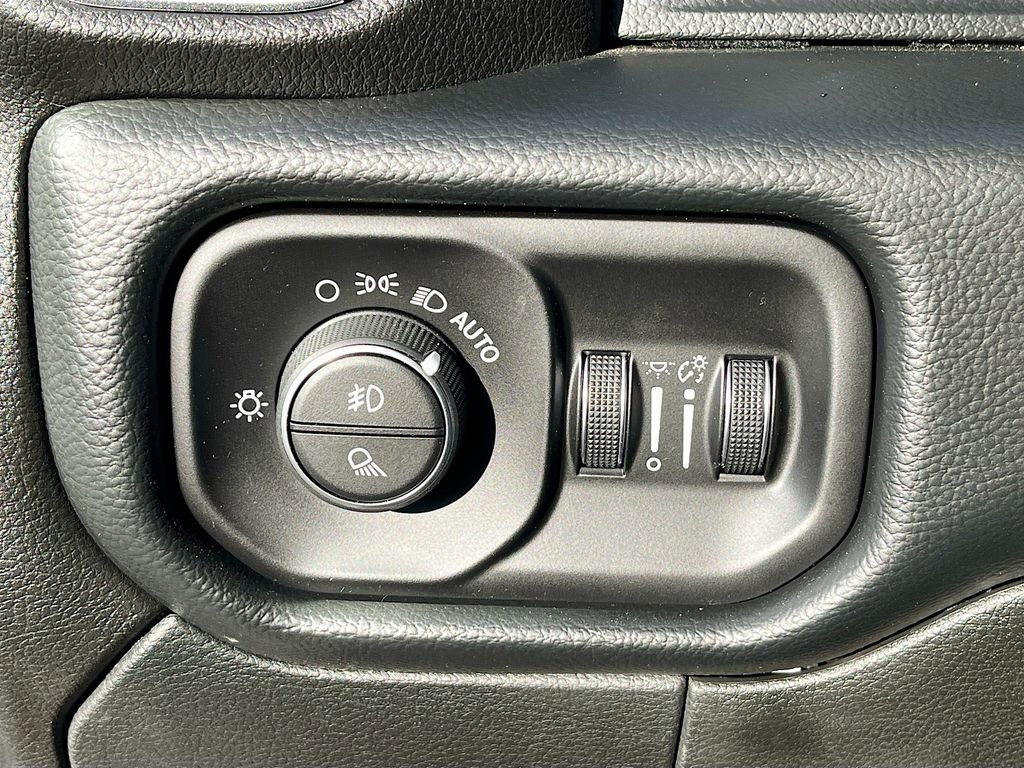 Used 2019 RAM 3500 Big Horn image 10