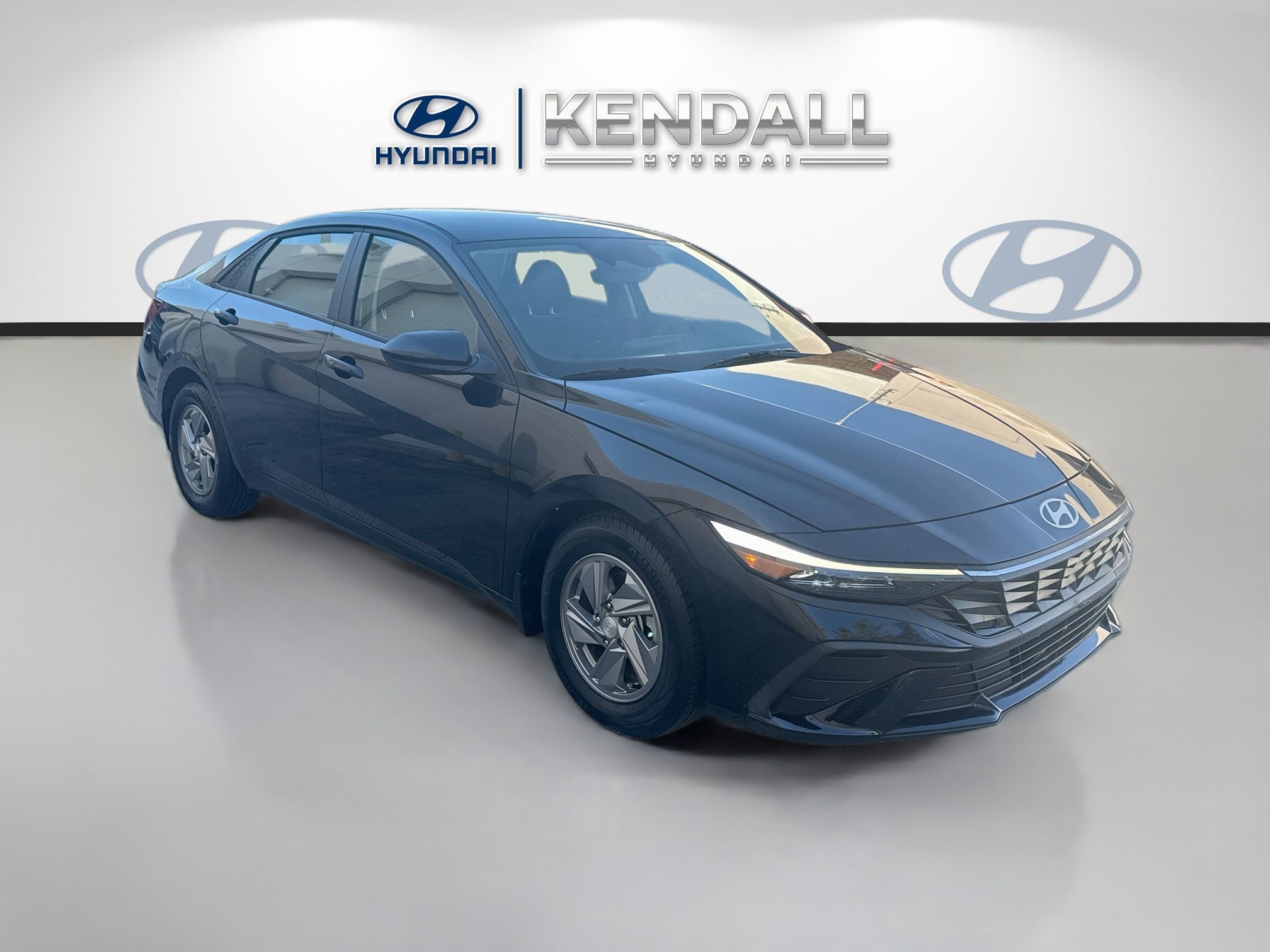 Used 2025 Hyundai Elantra SE