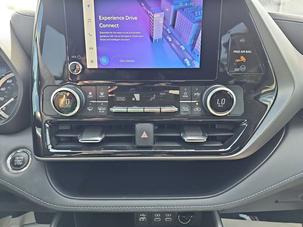 Used 2023 Toyota Highlander L image 28