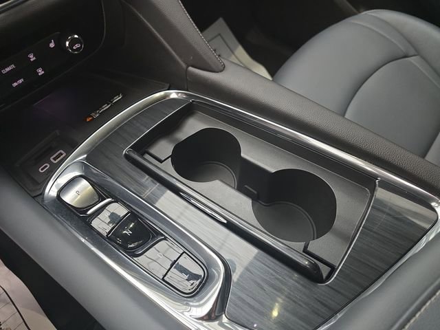 Used 2022 Buick Enclave Essence w/ LPO, Floor Liner Package image 23