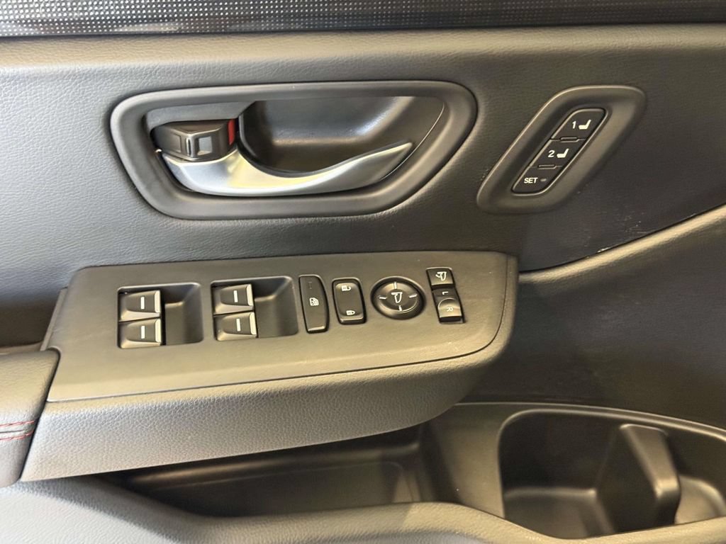 Used 2025 Honda Pilot Black Edition image 22