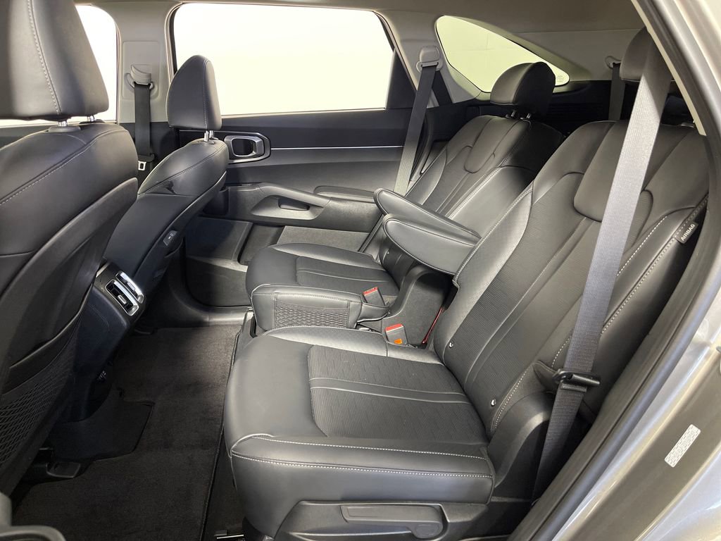 Used 2025 Kia Sorento EX w/ EX Panoramic Sunroof Package AWD/4WD image 13
