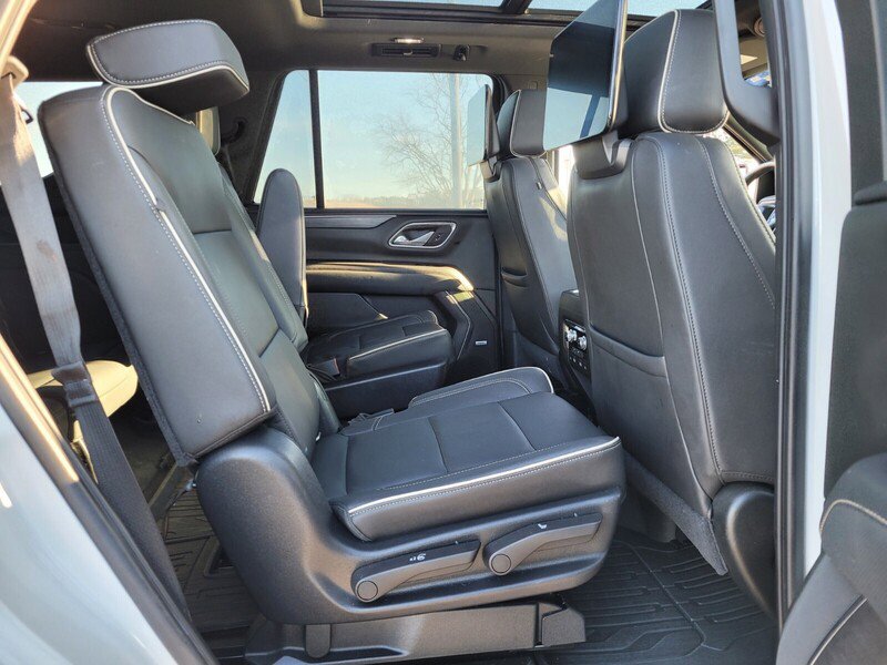 Used 2021 GMC Yukon SLT w/ Rear Media and Nav Package image 16