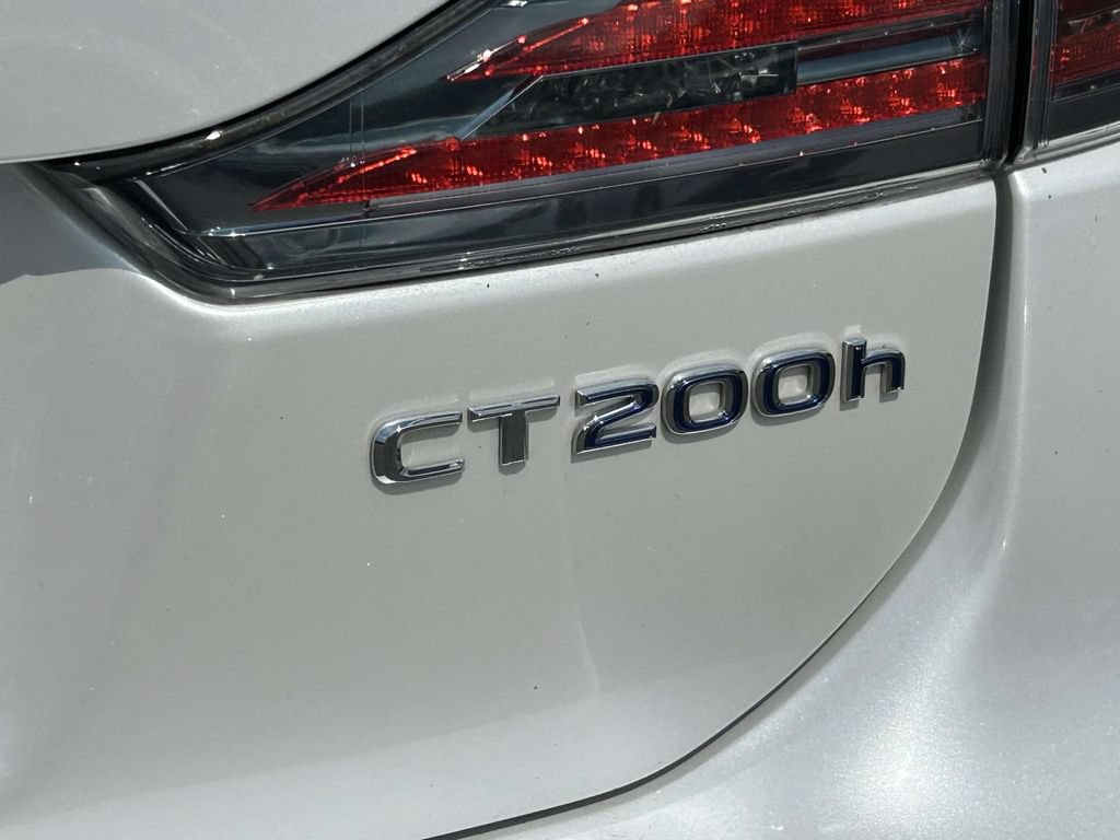 Used 2016 Lexus CT 200h w/ Navigation Package FWD image 8