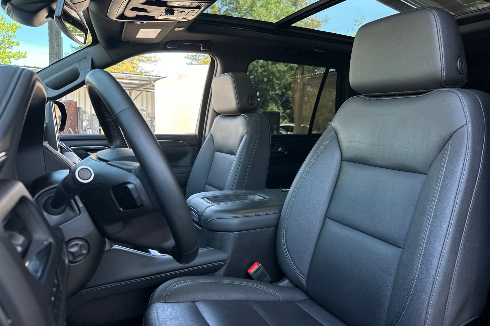 Used 2023 Chevrolet Tahoe Z71 w/ Z71 Off-Road Package AWD/4WD image 22