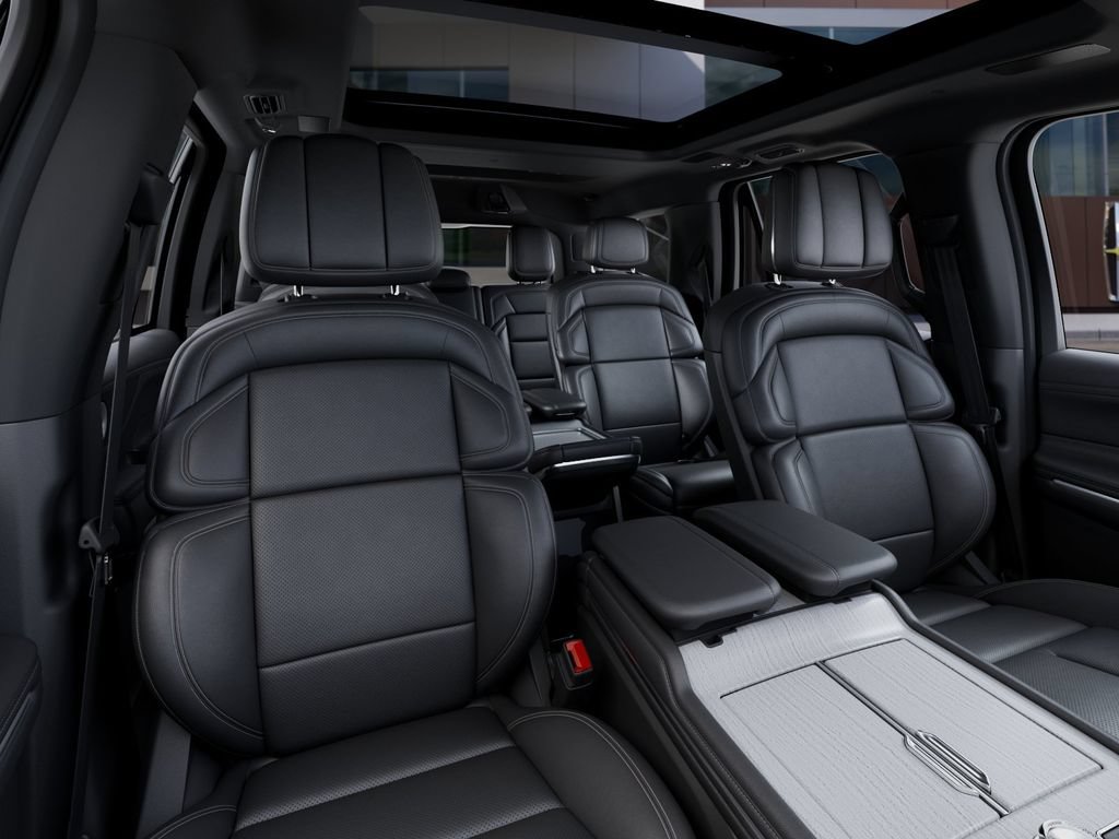 New 2027 Lincoln Navigator Reserve w/ Jet Appearance Package AWD/4WD image 10