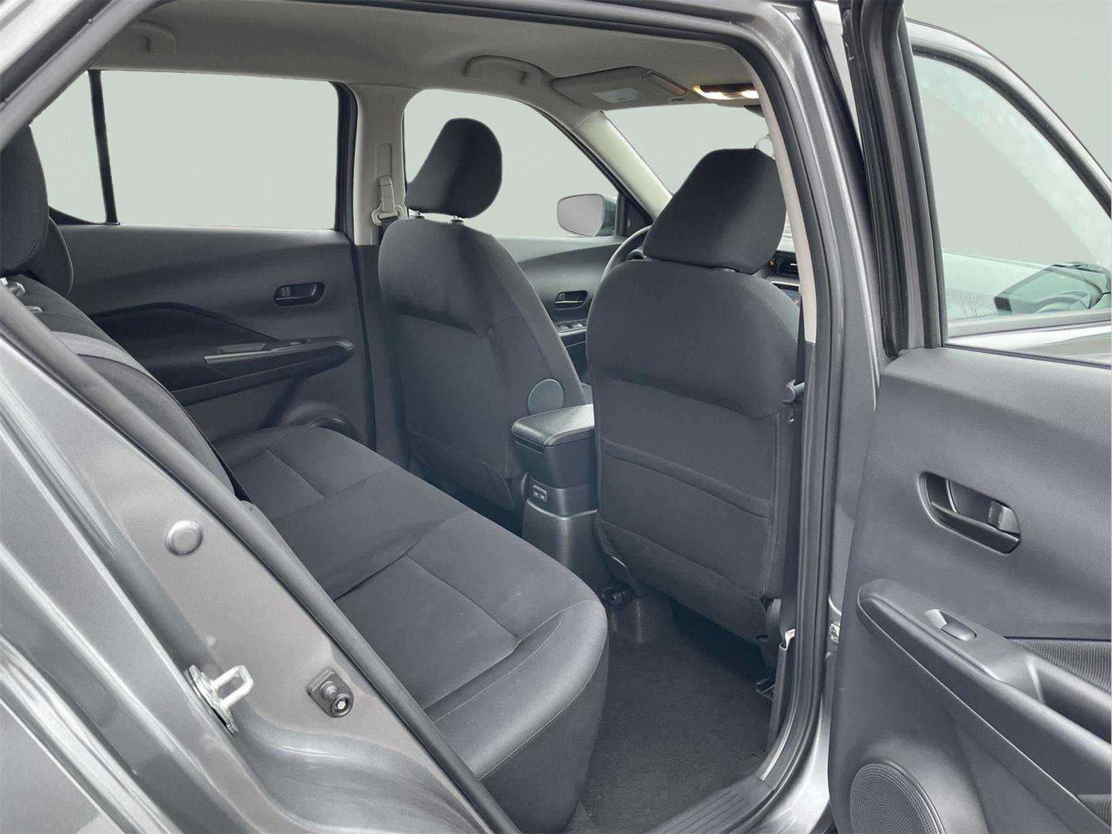 Used 2023 Nissan Kicks S image 18