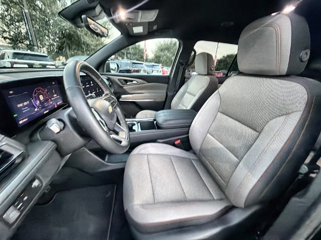Used 2026 Chevrolet Traverse LT w/ Driver Confidence Package FWD image 18