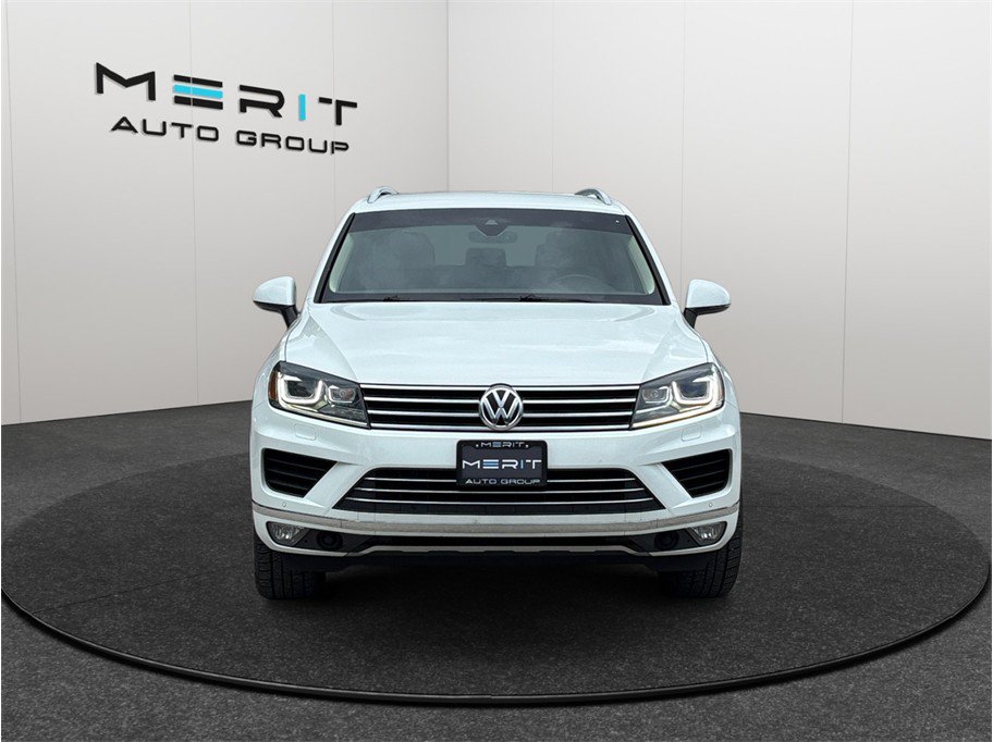 Used 2017 Volkswagen Touareg Sport AWD/4WD image 3