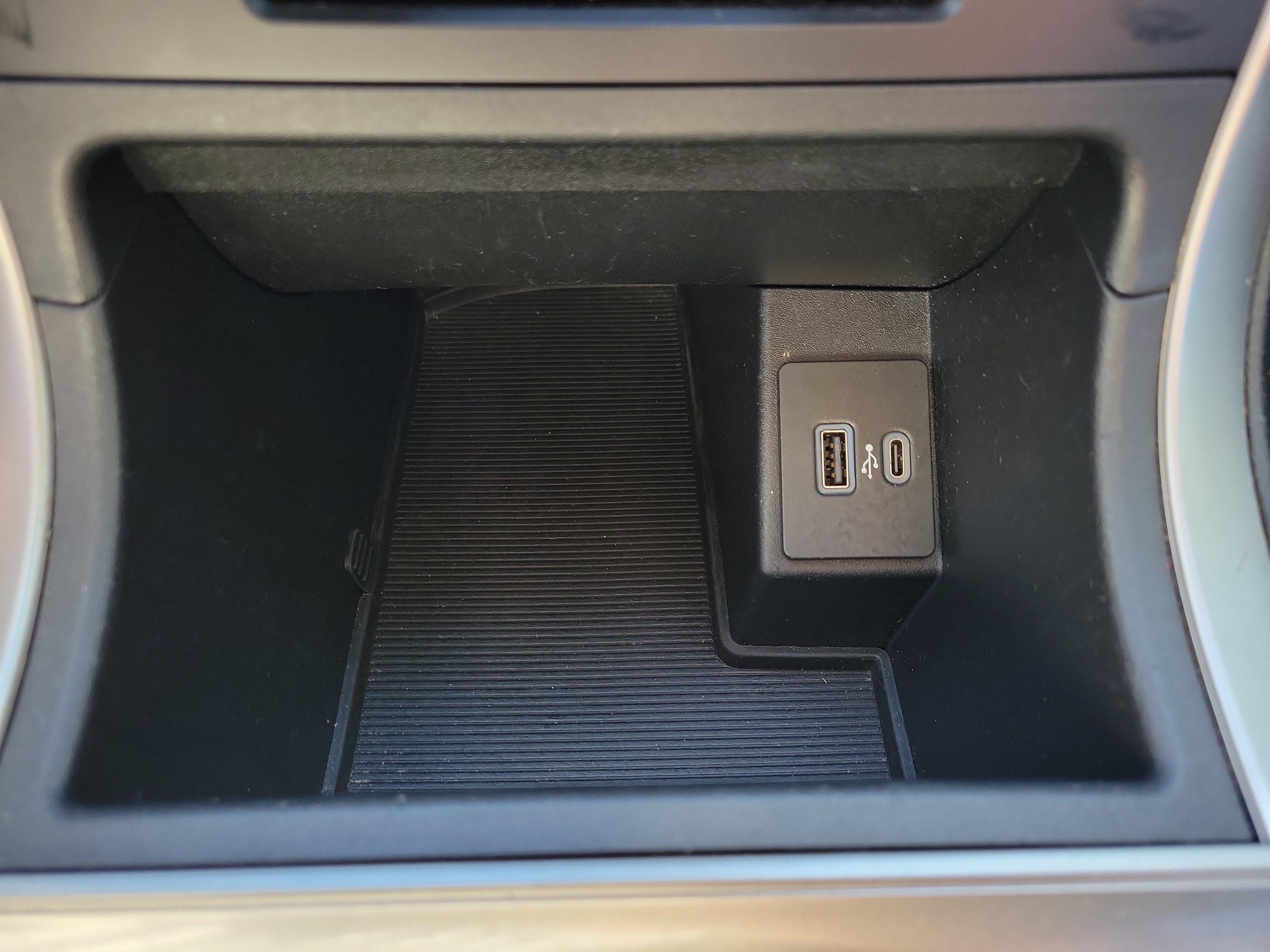 Used 2024 Ford Edge SEL AWD/4WD image 13