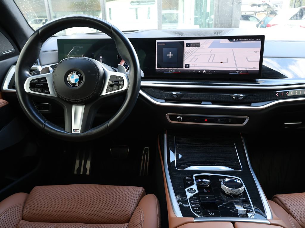 Used 2024 BMW X7 xDrive40i w/ M Sport Package image 32