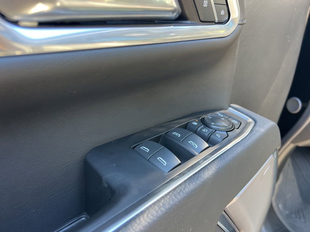 Used 2025 GMC Sierra 2500 Denali w/ Denali Reserve Package AWD/4WD image 16