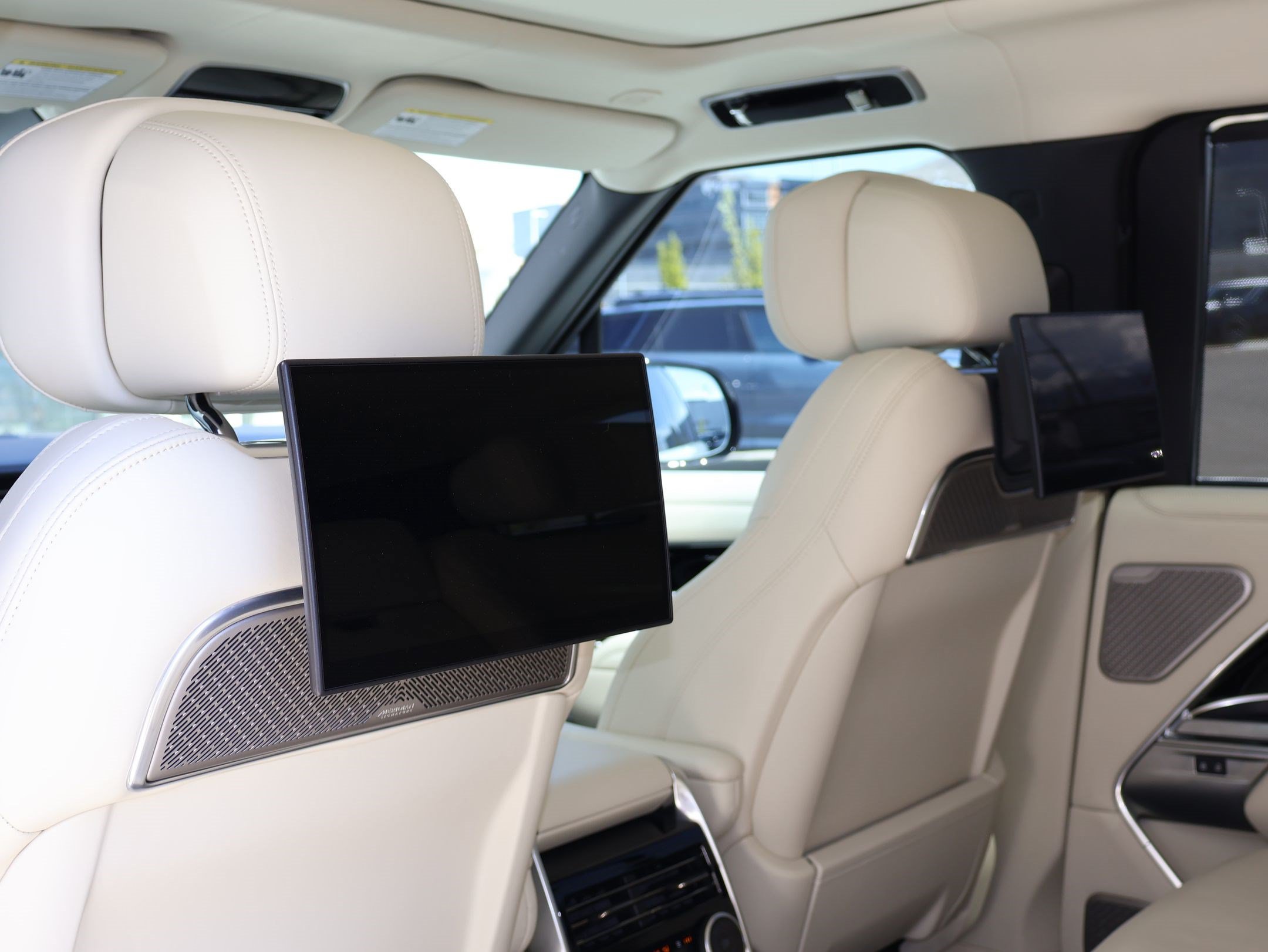 Certified 2025 Land Rover Range Rover Autobiography AWD/4WD image 26