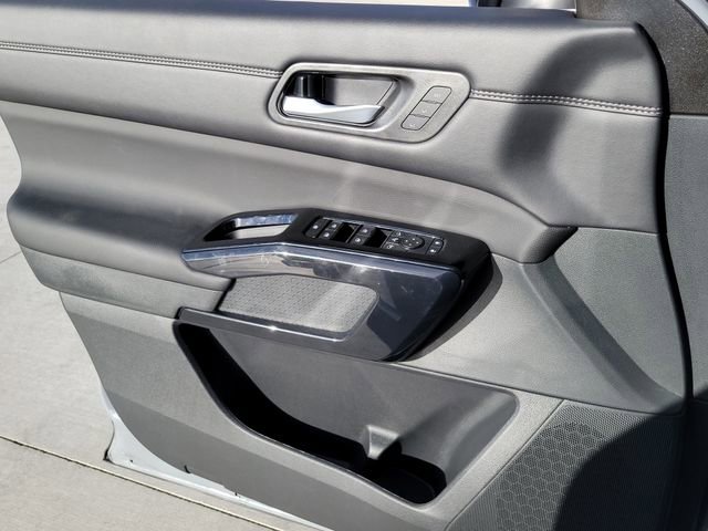 New 2026 Nissan Pathfinder Platinum image 7