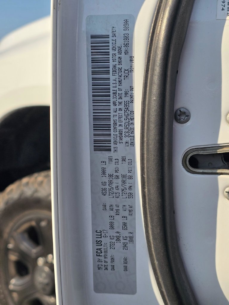 Used 2017 RAM 2500 SLT AWD/4WD image 35