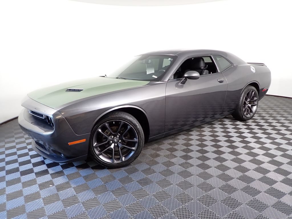 Used 2019 Dodge Challenger SXT RWD image 8