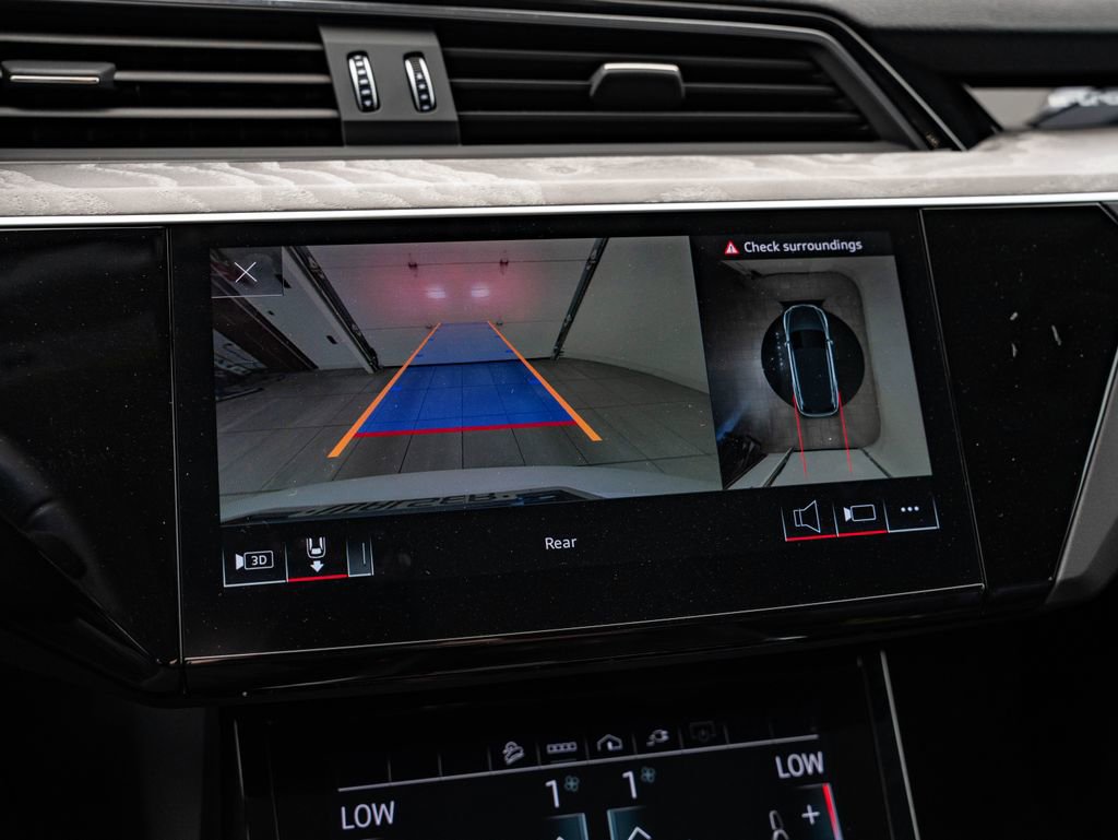 Used 2021 Audi e-tron Premium w/ Convenience Plus Package AWD/4WD image 34