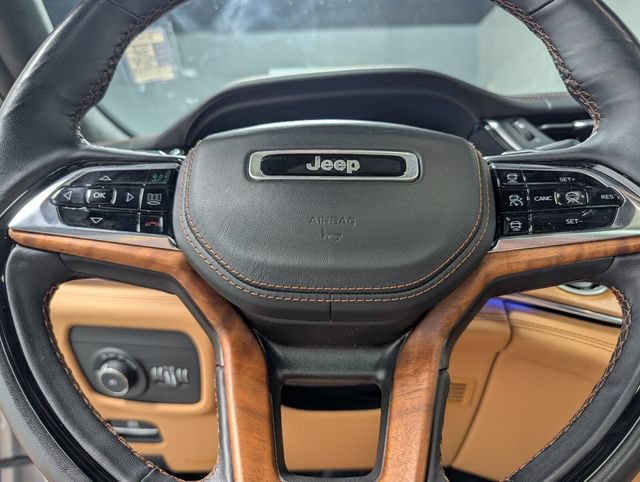 Used 2023 Jeep Grand Cherokee Summit AWD/4WD image 21