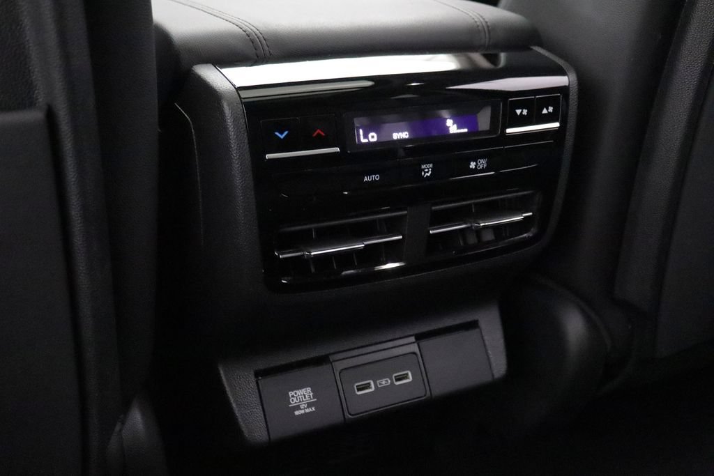 Used 2024 Acura MDX SH-AWD image 11