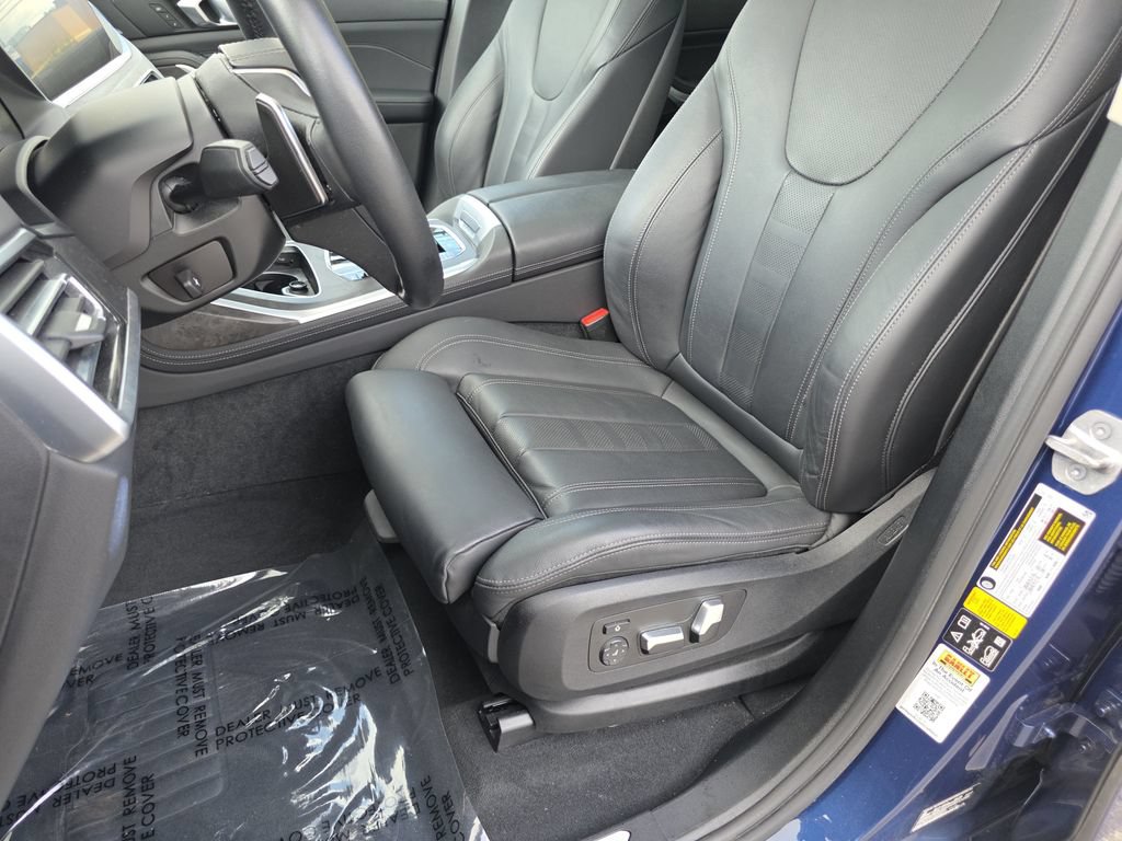 Used 2022 BMW X7 xDrive40i w/ Premium Package AWD/4WD image 16