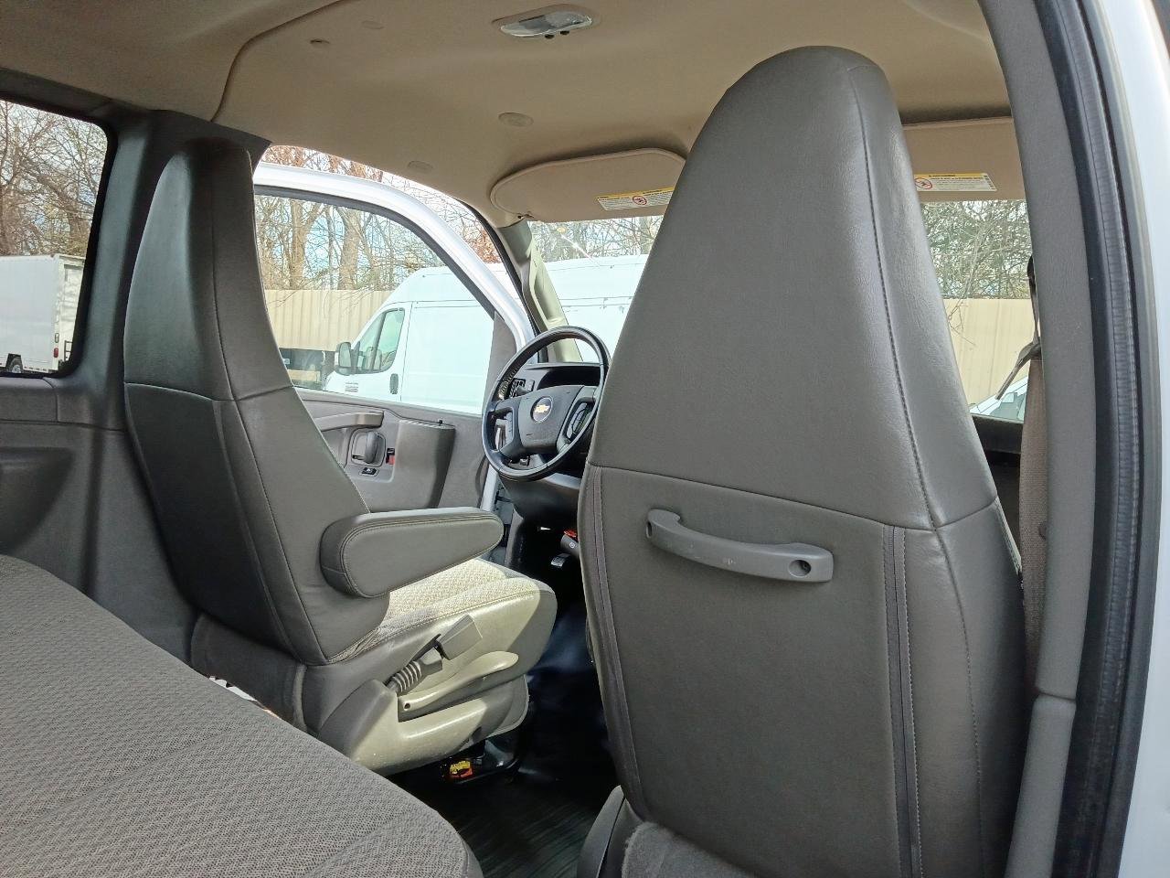 Used 2022 Chevrolet Express 3500 LS RWD image 25
