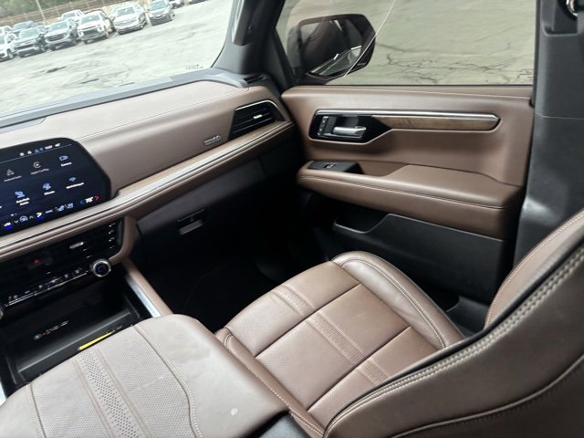Certified 2025 Chevrolet Suburban High Country image 22