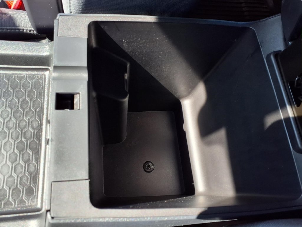 Used 2023 Nissan Frontier SV w/ SV Convenience Package RWD image 16