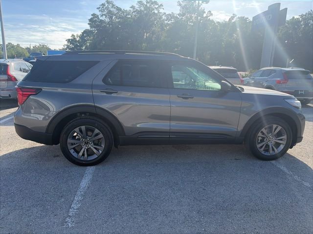 Used 2026 Ford Explorer Active w/ Active Comfort Package image 7