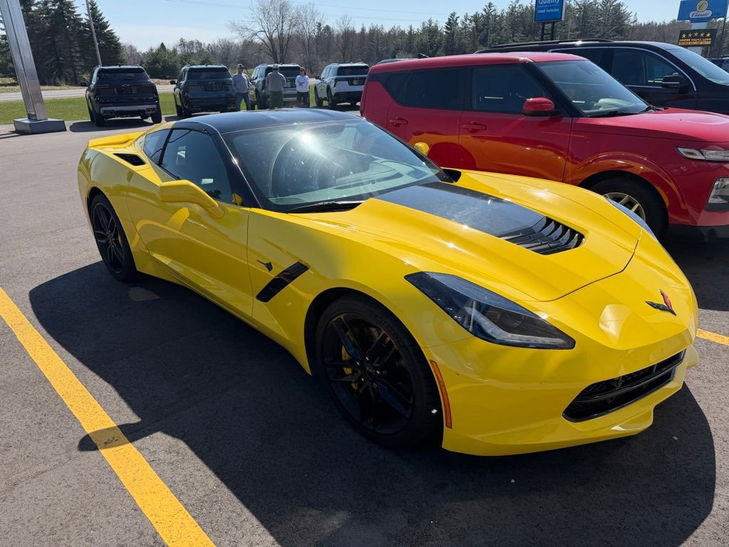Used 2017 Chevrolet Corvette Stingray Coupe RWD image 3