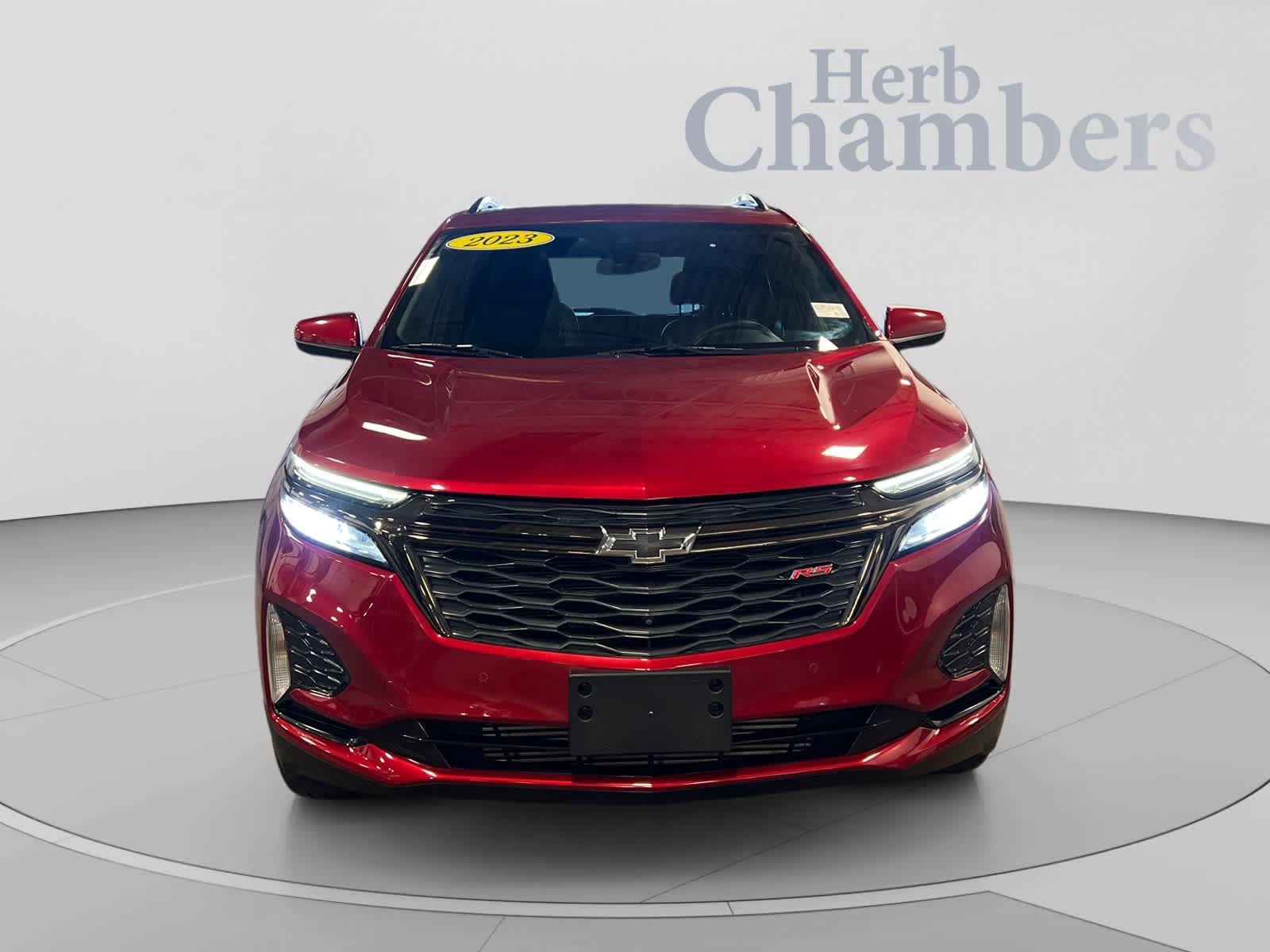 Used 2023 Chevrolet Equinox RS w/ RS Leather Package AWD/4WD image 2