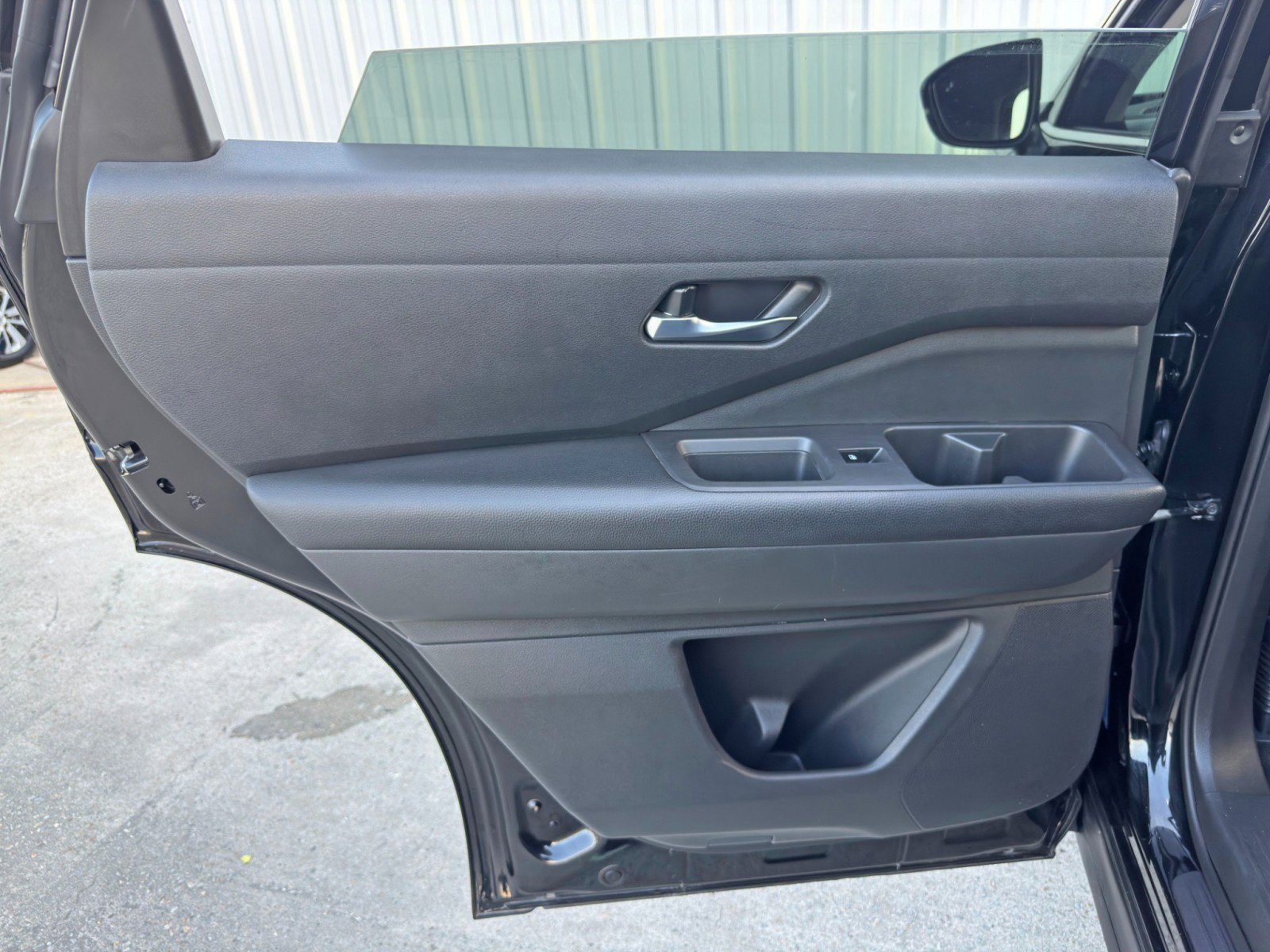 Used 2022 Nissan Pathfinder SV image 39