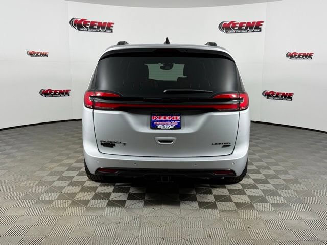 New 2026 Chrysler Pacifica Limited w/ S Appearance Package AWD/4WD image 7