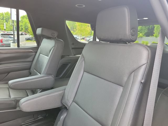 Used 2022 Chevrolet Tahoe LT w/ Luxury Package AWD/4WD image 11