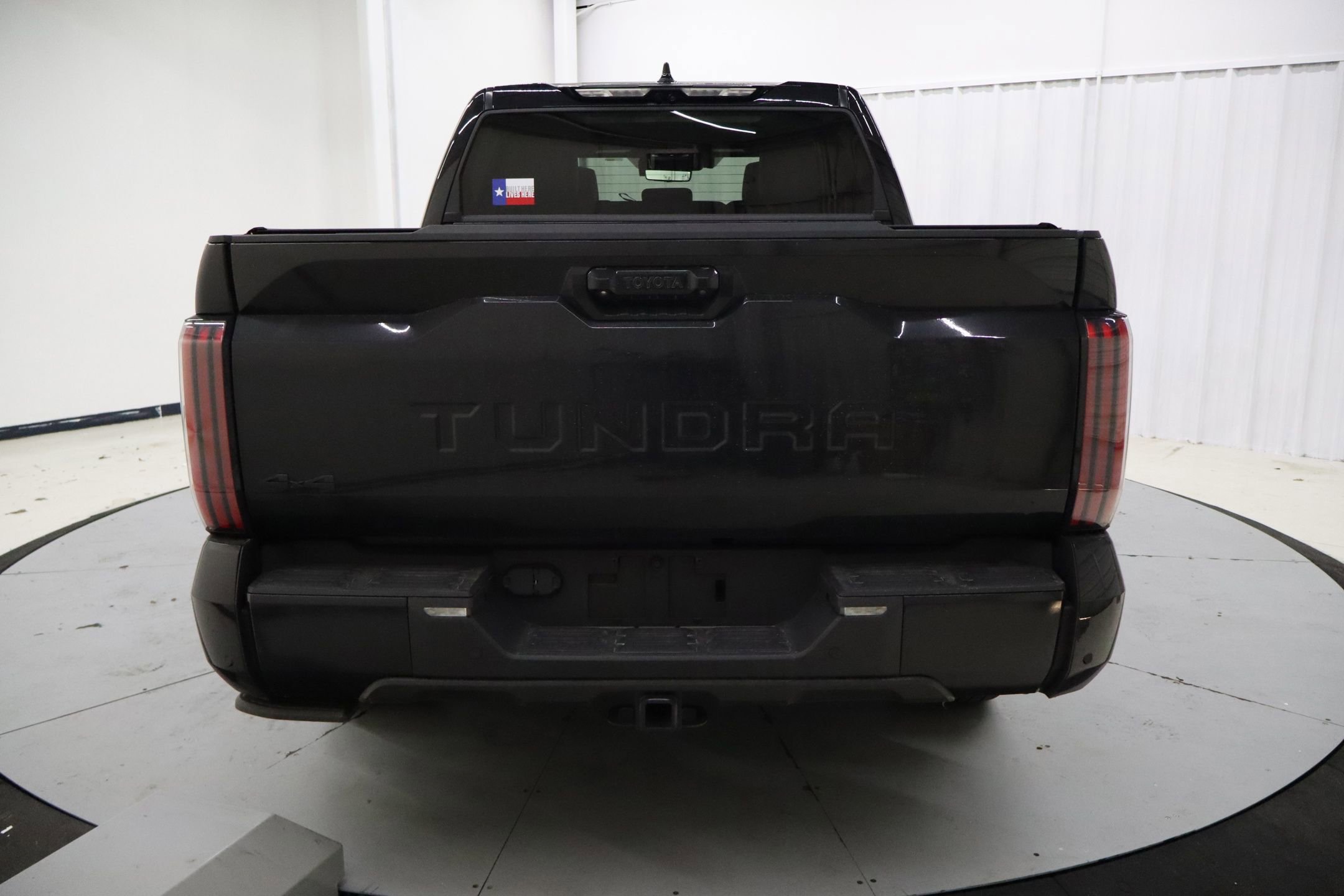 Used 2023 Toyota Tundra Platinum image 4