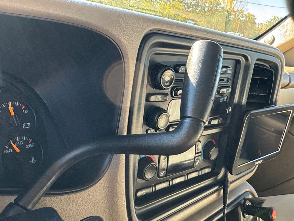 Used 2006 GMC Yukon SLT w/ SLT Preferred Equipment Group AWD/4WD image 31