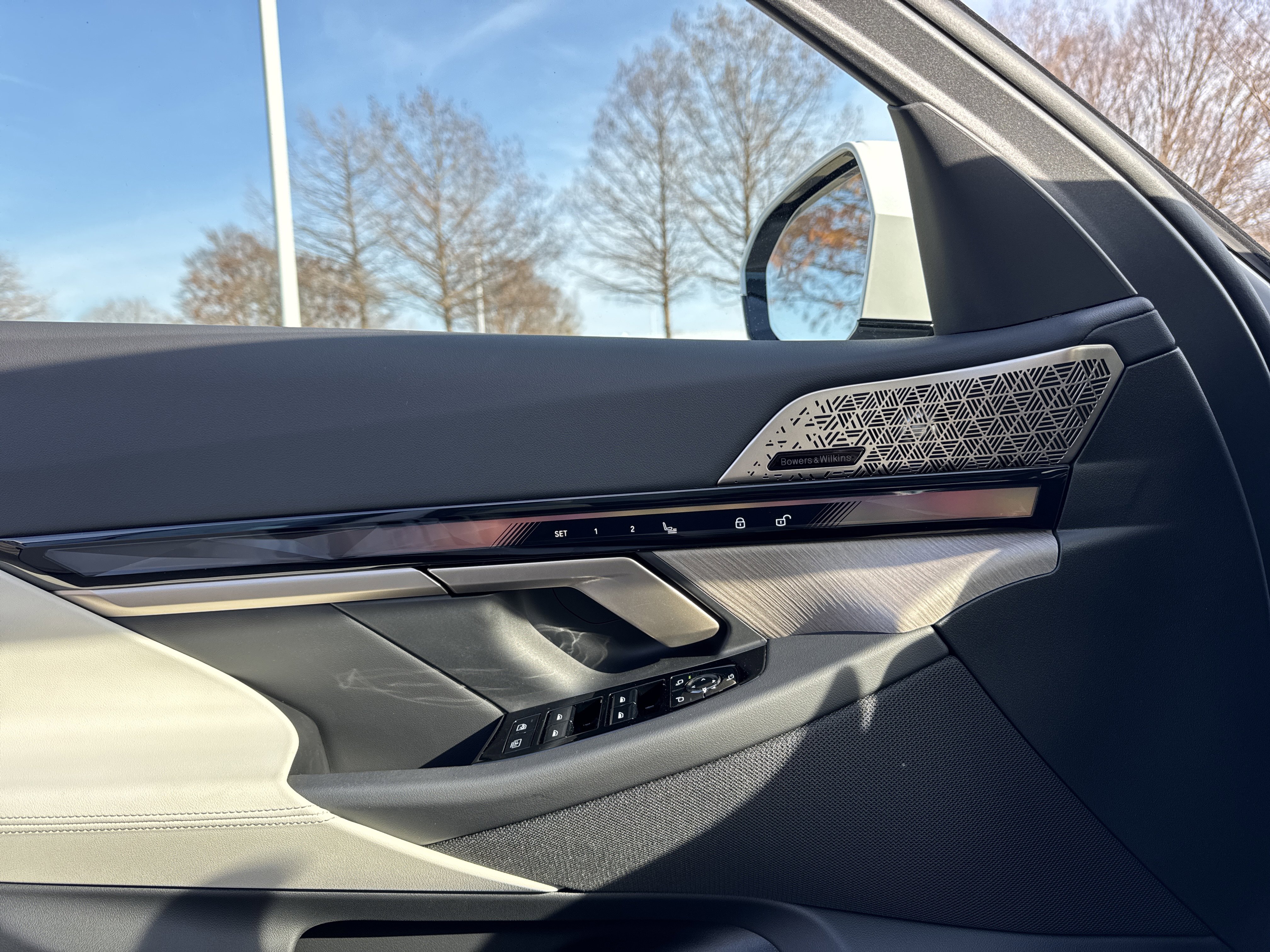 New 2026 BMW 550e xDrive w/ Executive Package image 21