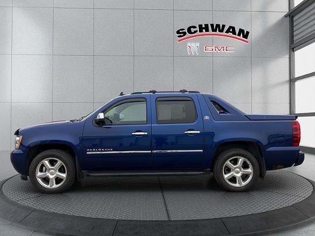 Used 2013 Chevrolet Avalanche LTZ AWD/4WD image 7