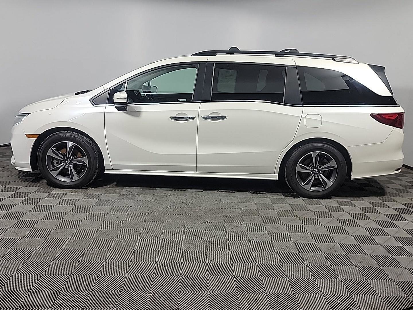 Certified 2019 Honda Odyssey Touring image 11