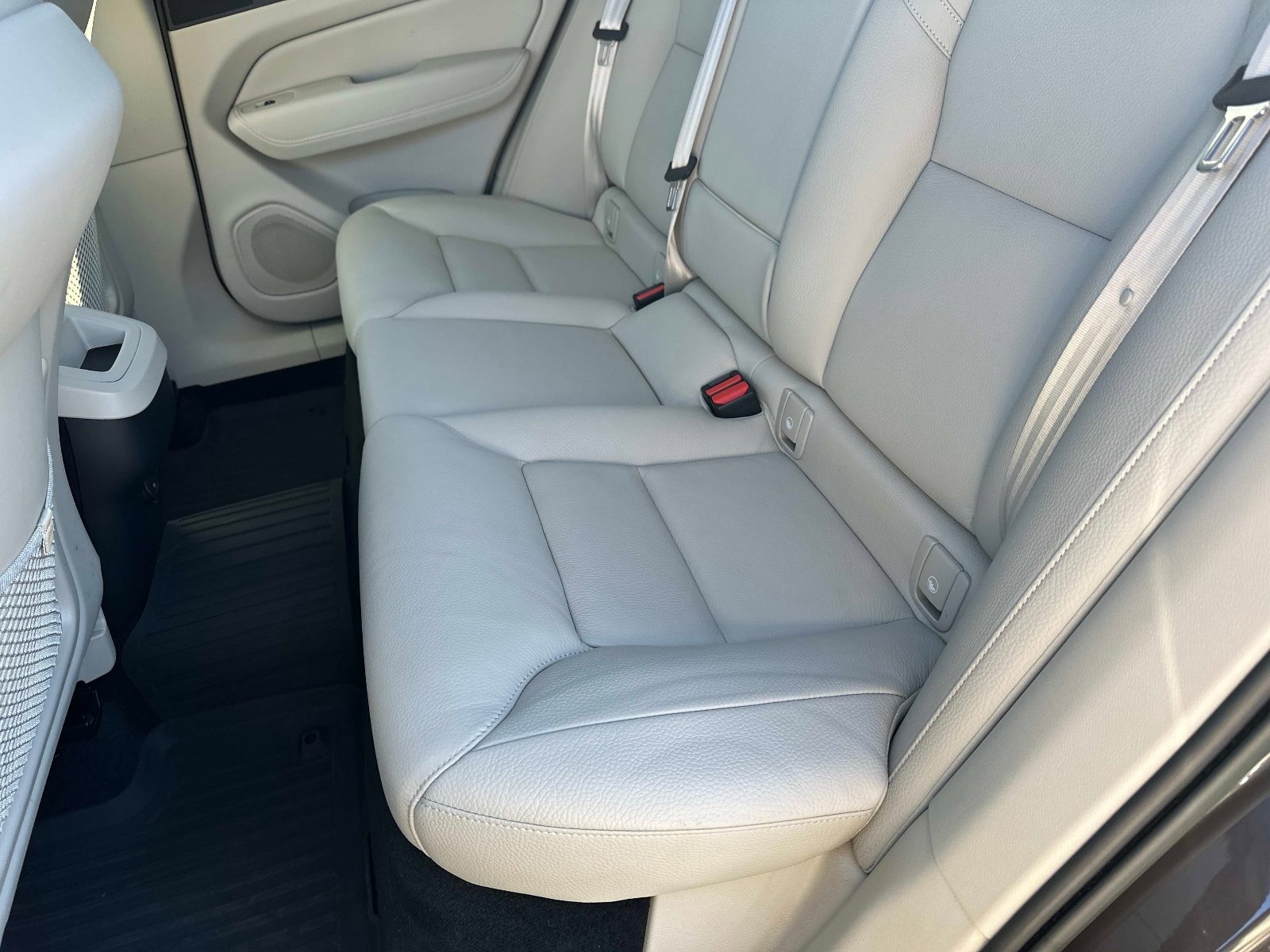 Certified 2023 Volvo XC60 B5 Plus w/ Climate Package image 13