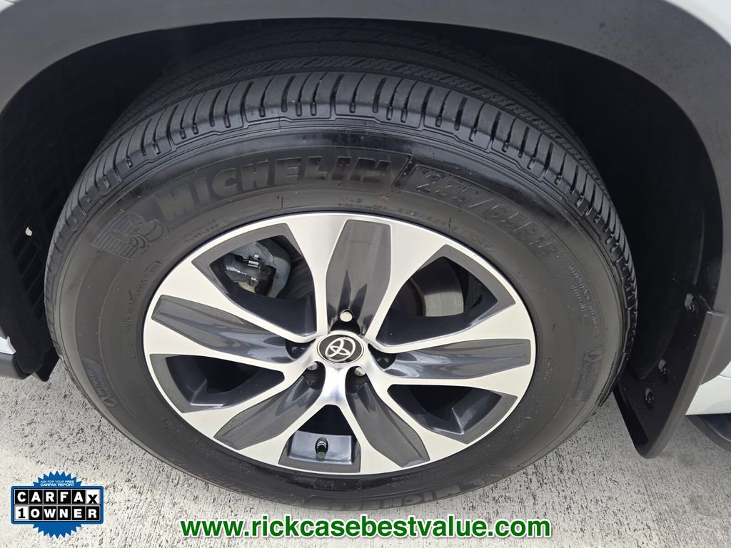 Used 2024 Toyota Highlander XLE image 10