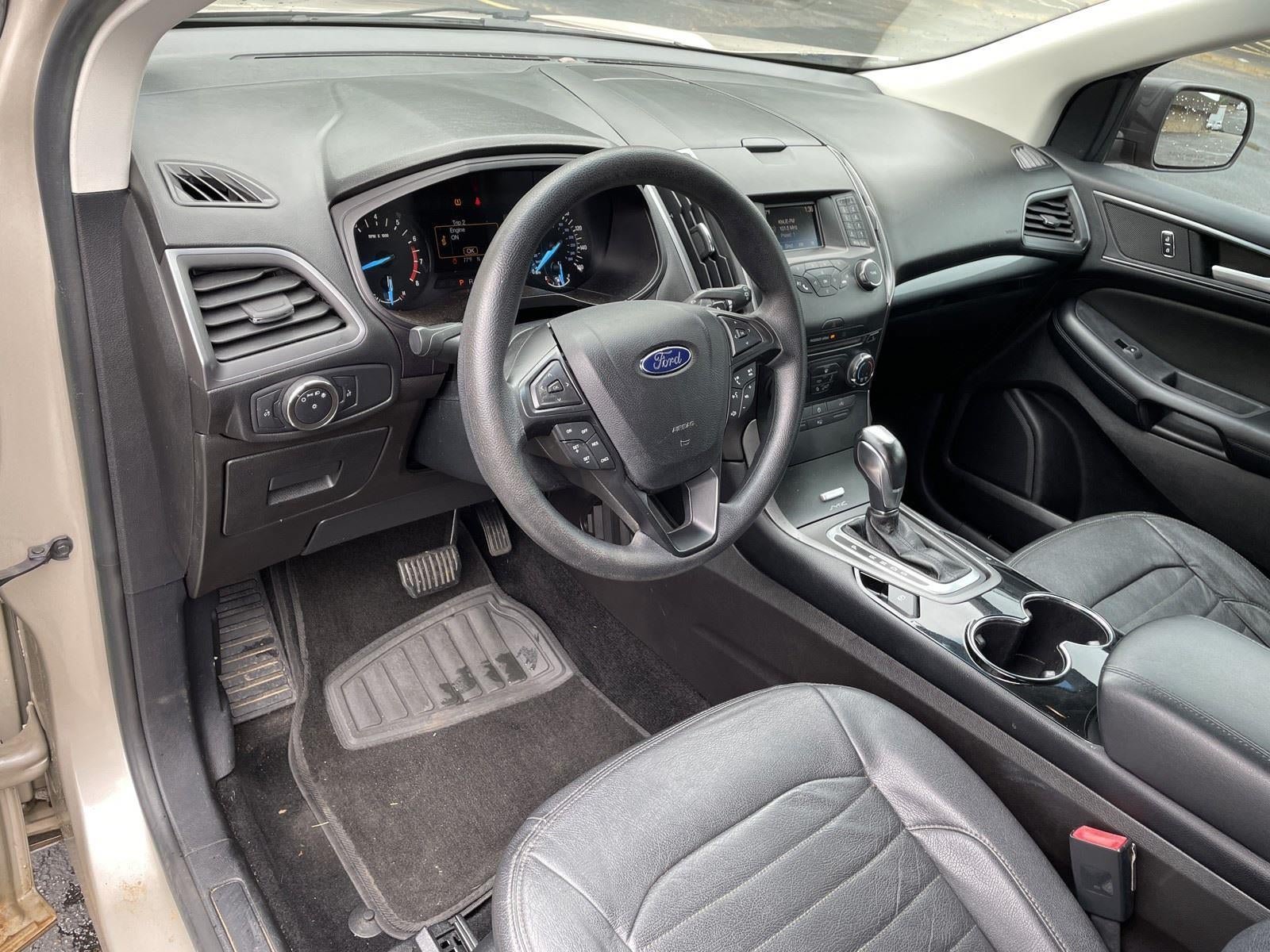 Used 2017 Ford Edge SE w/ Cargo Accessory Package FWD image 17