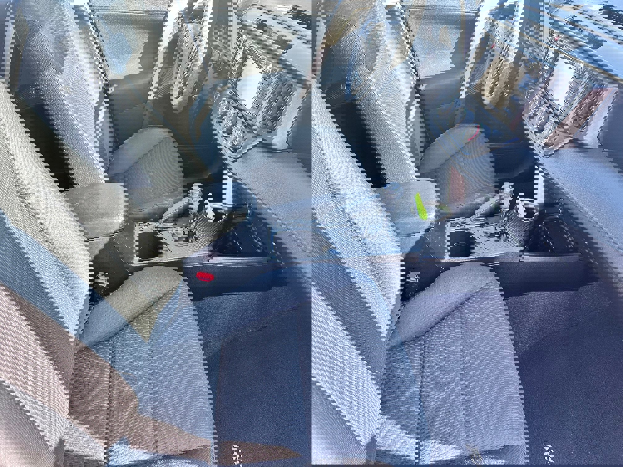 Used 2015 Toyota RAV4 LE image 10