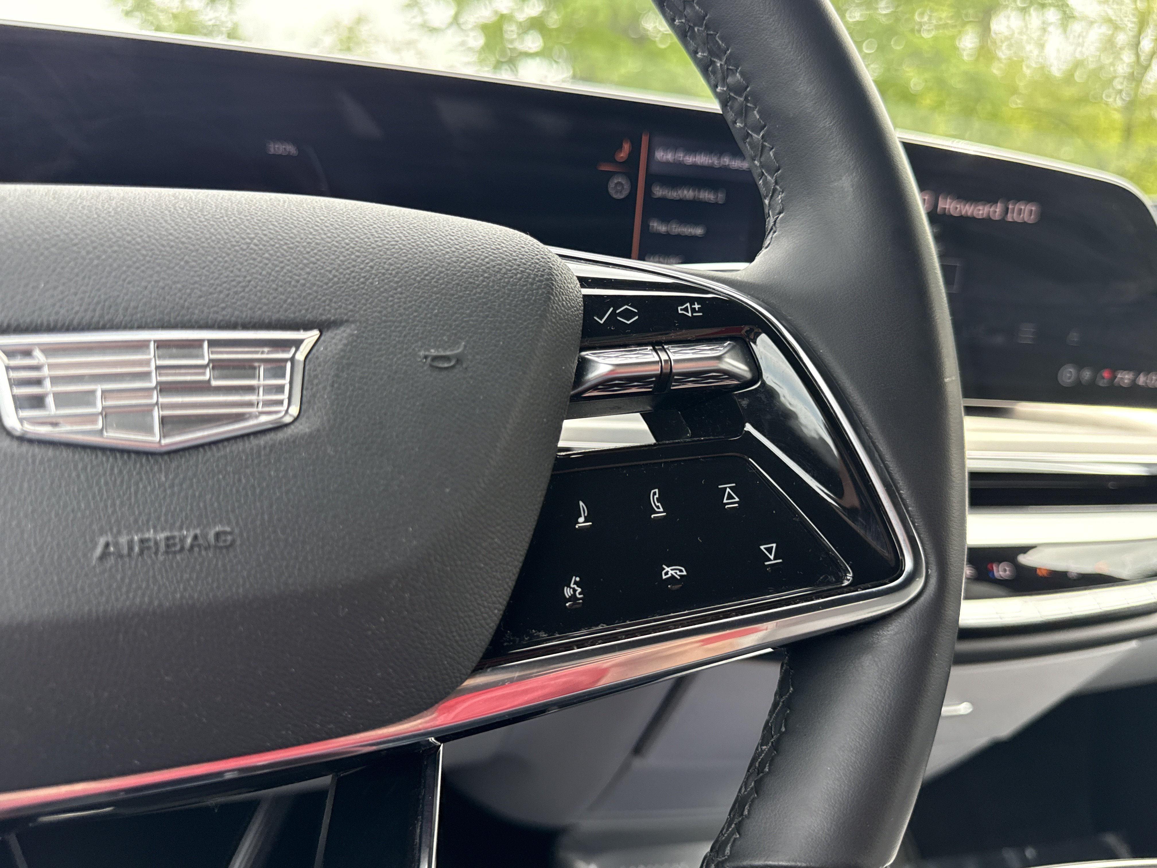 Used 2024 Cadillac Lyriq Luxury w/ LPO, Floor Liner Package AWD/4WD image 27