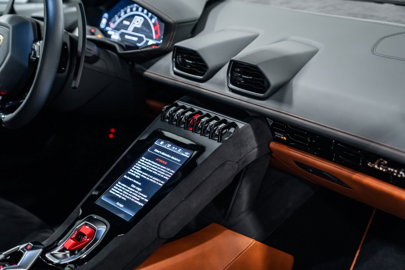 Used 2023 Lamborghini Huracan Tecnica RWD image 18