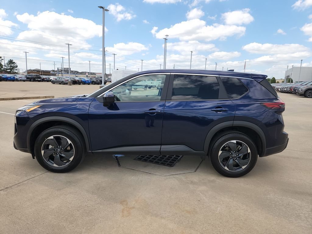 Used 2025 Nissan Rogue SV image 8
