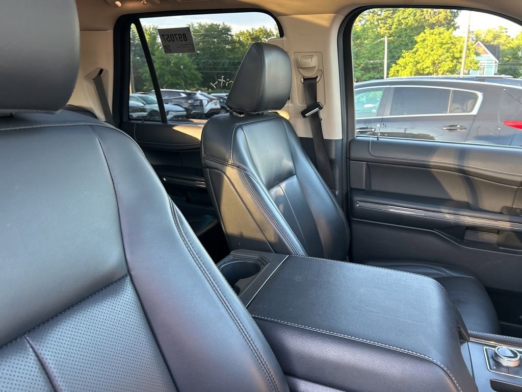 Used 2023 Ford Expedition XLT AWD/4WD image 11